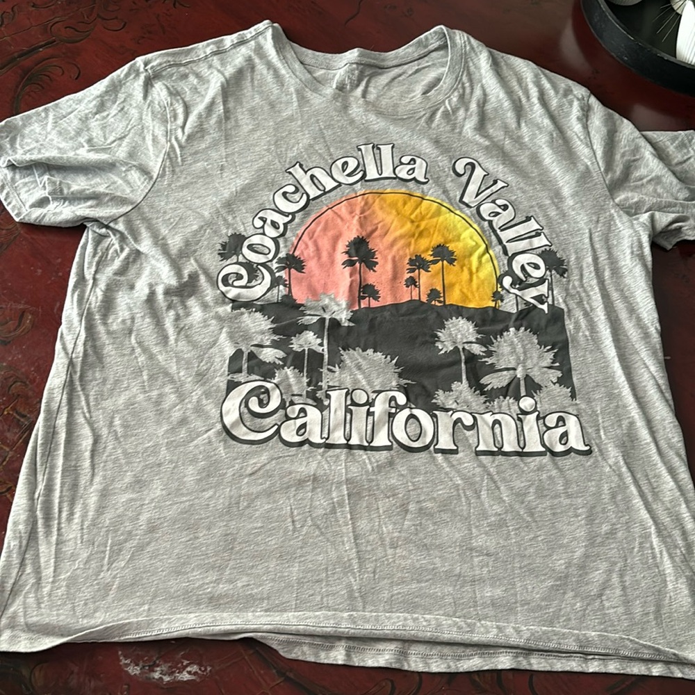 Gray shirt sleeve t shirt